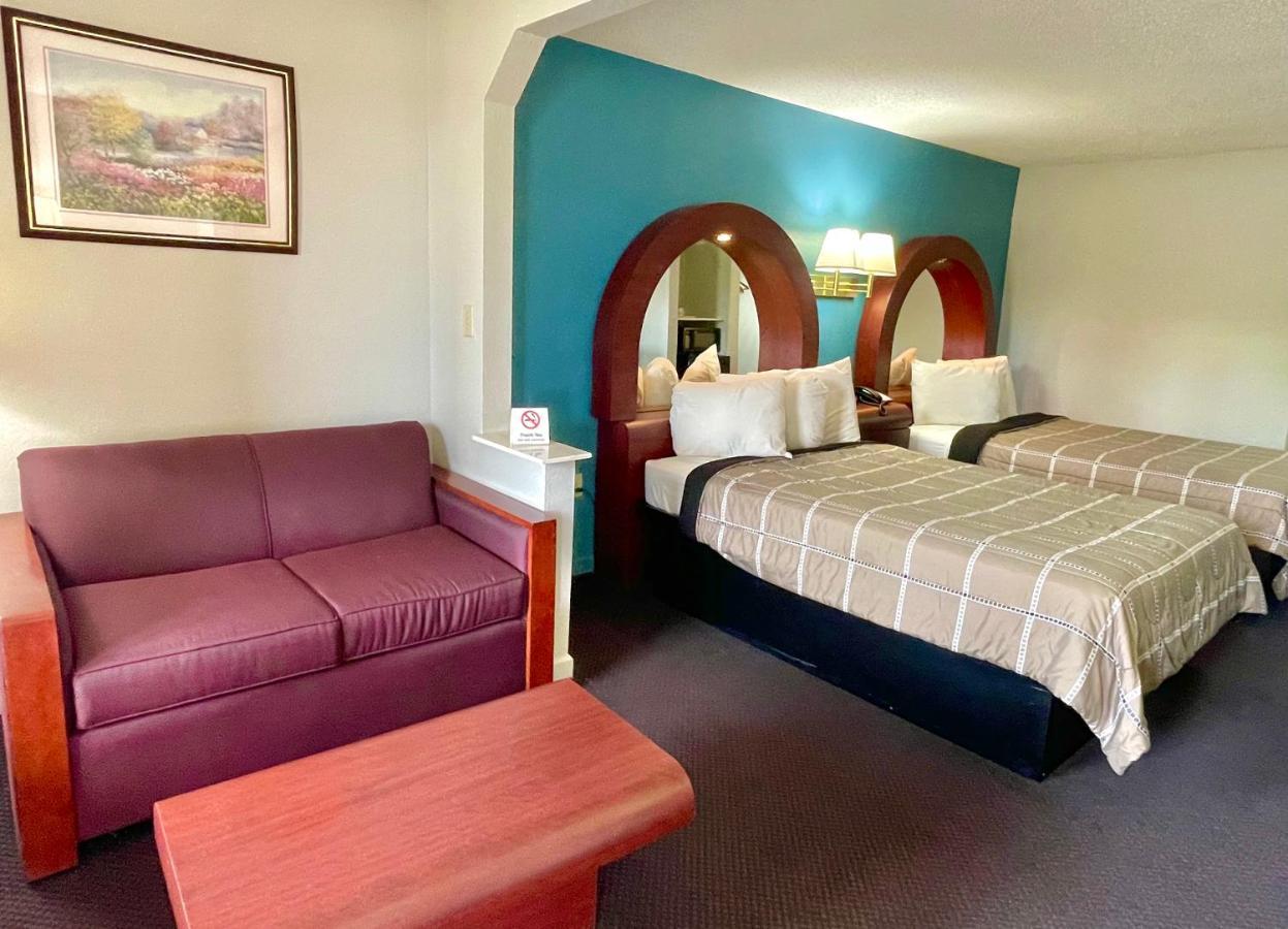 Luxury Inn & Suites Сельма Экстерьер фото
