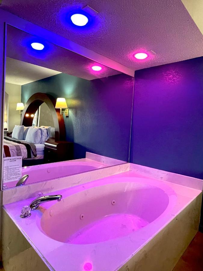 Luxury Inn & Suites Сельма Экстерьер фото