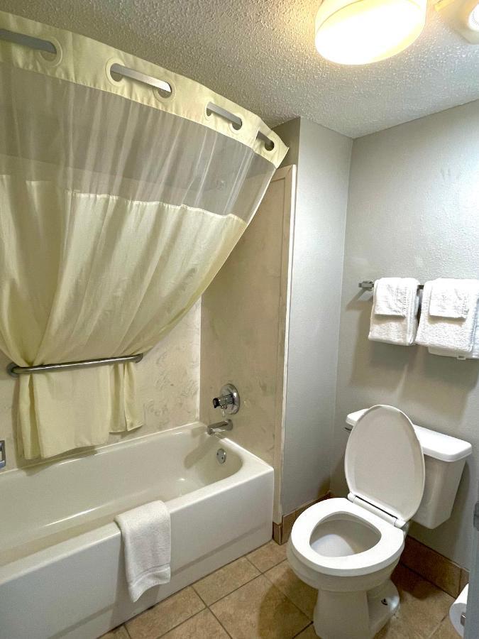 Luxury Inn & Suites Сельма Экстерьер фото