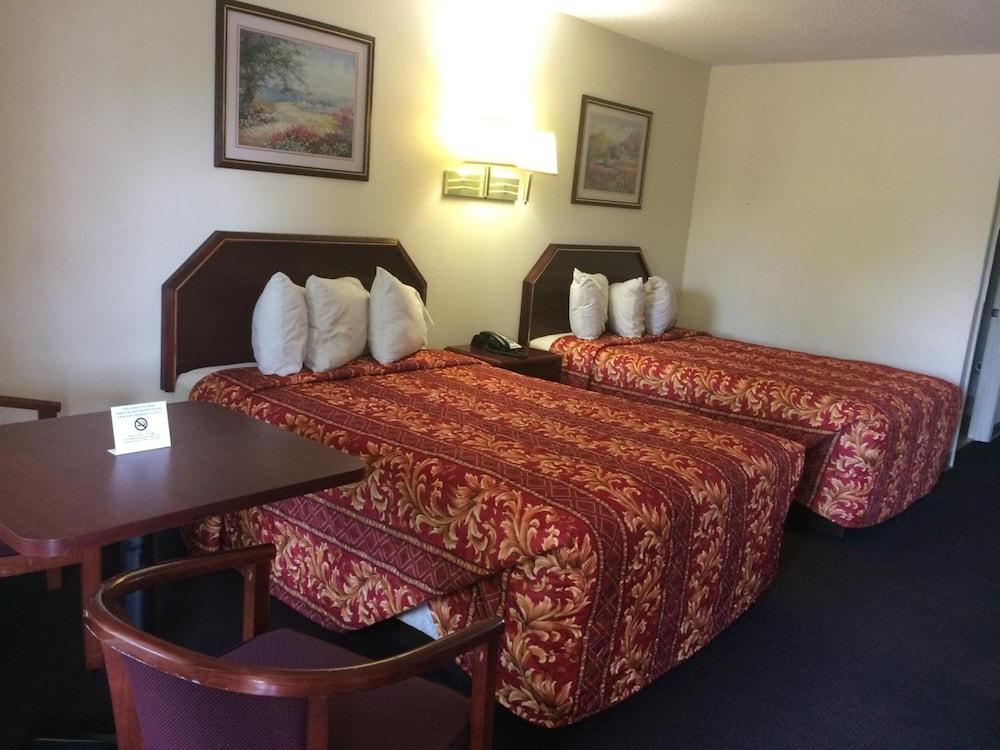 Luxury Inn & Suites Сельма Экстерьер фото