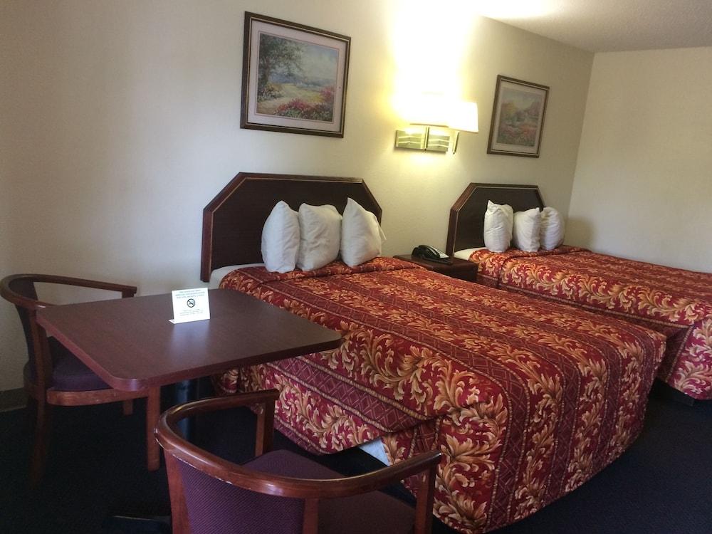 Luxury Inn & Suites Сельма Экстерьер фото