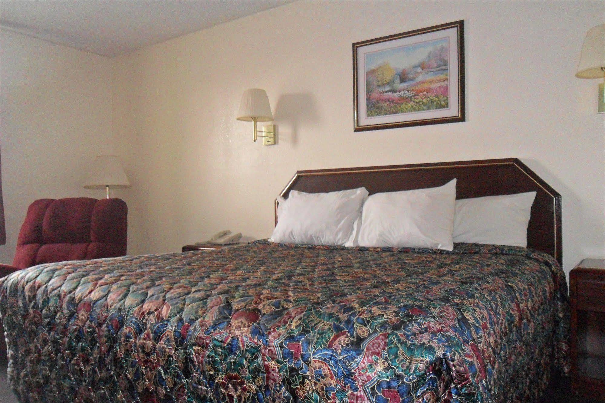 Luxury Inn & Suites Сельма Экстерьер фото