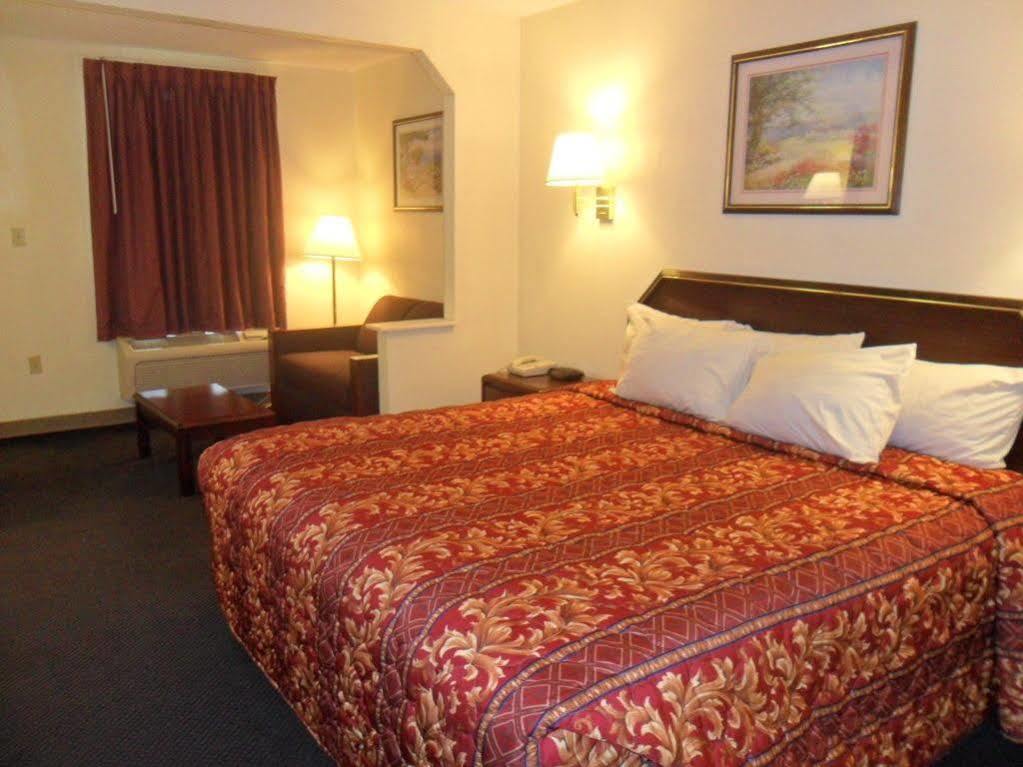 Luxury Inn & Suites Сельма Экстерьер фото